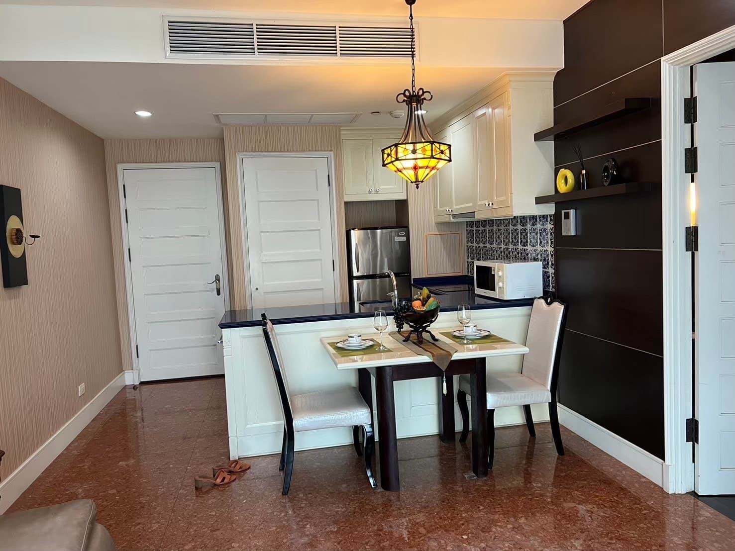 2 – 179_living_room.jpg