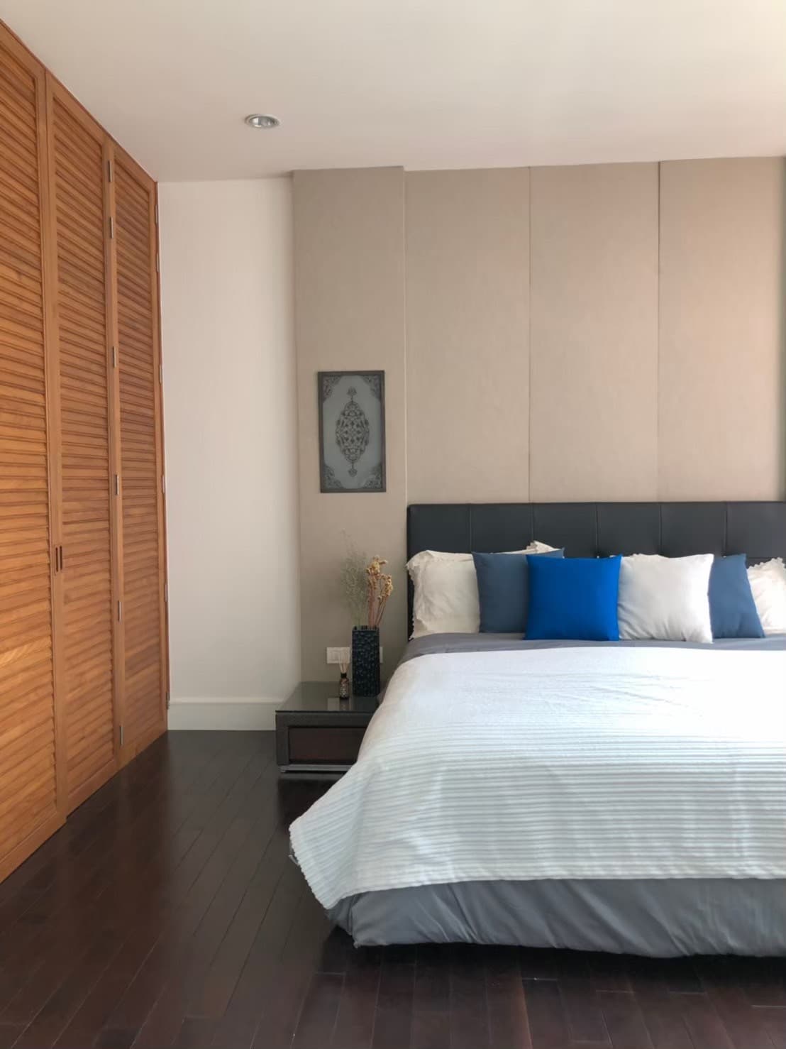 6 – 264_bedroom.jpg