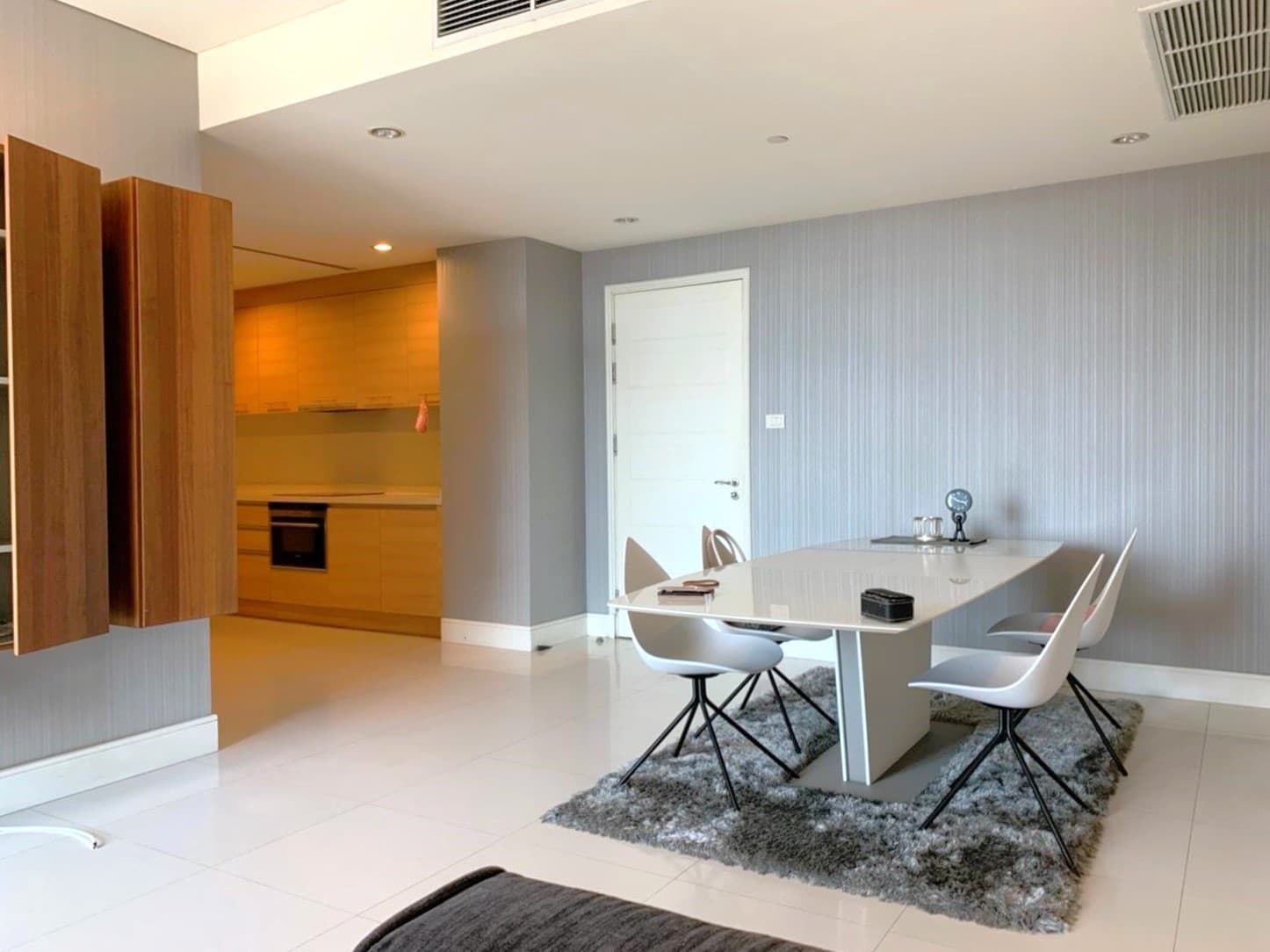 5 – 406_kitchen.jpg